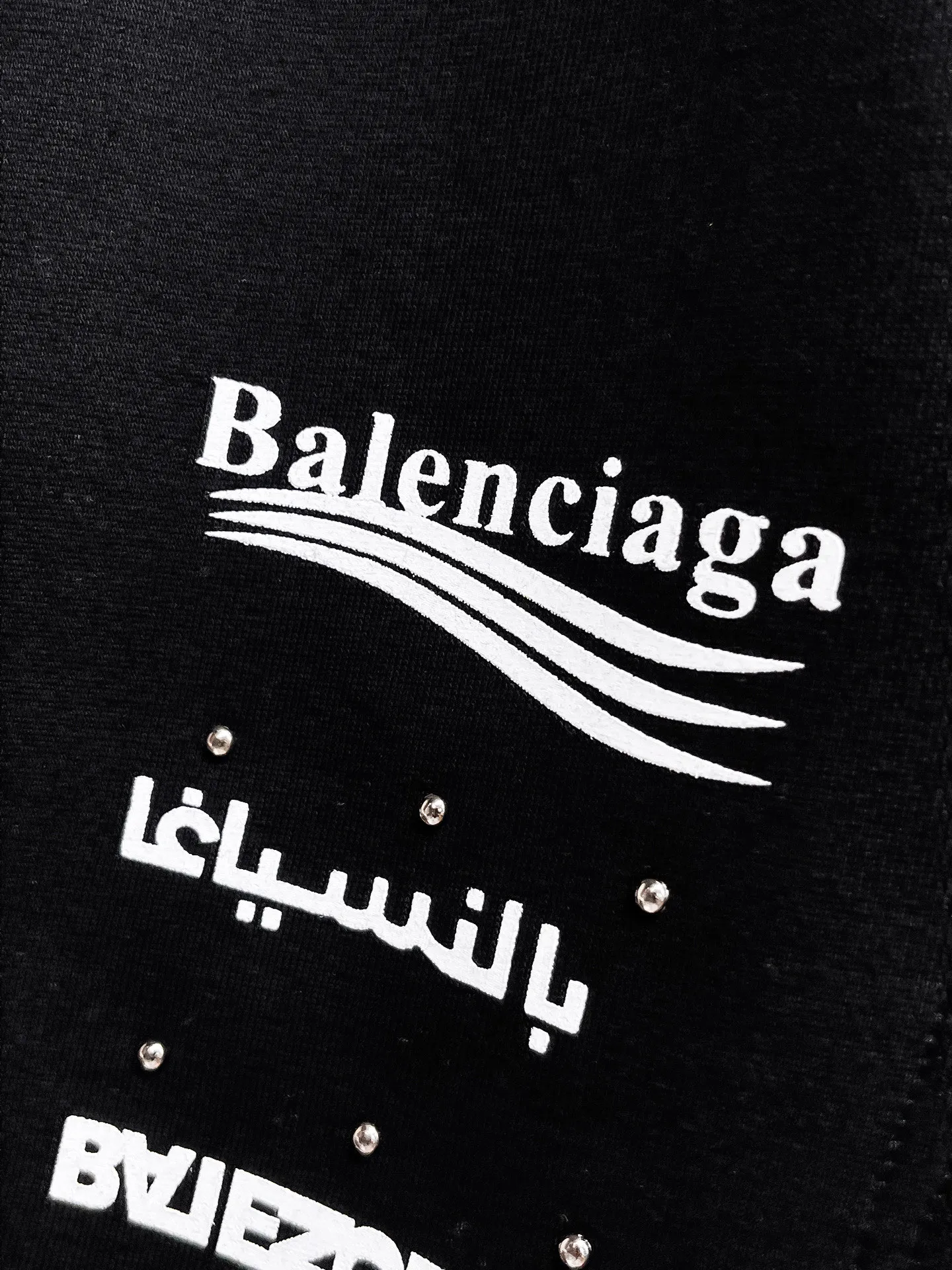 Balenciaga's three-standard complete 2026 summer New Arrival men's casual shorts, advanced custom-made Breathable fabric, Breathable fabric, extremely stretchy and comfortable, impeccable details, top-grade accessories, original logo design concept, delicate and soft feel! The upper body fit is awesome! Size: M-XXXL Please state your height and weight when ordering